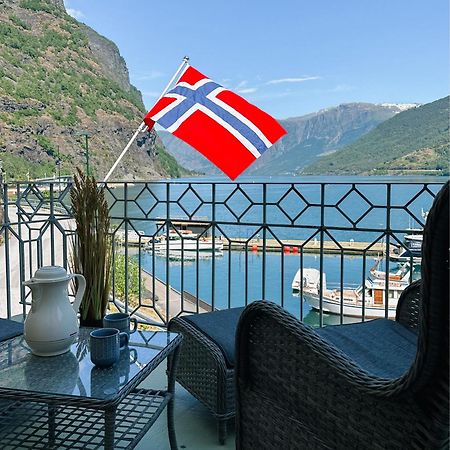 Svingen Guesthouse - Panoramic Fjord Views In Flam Luaran gambar