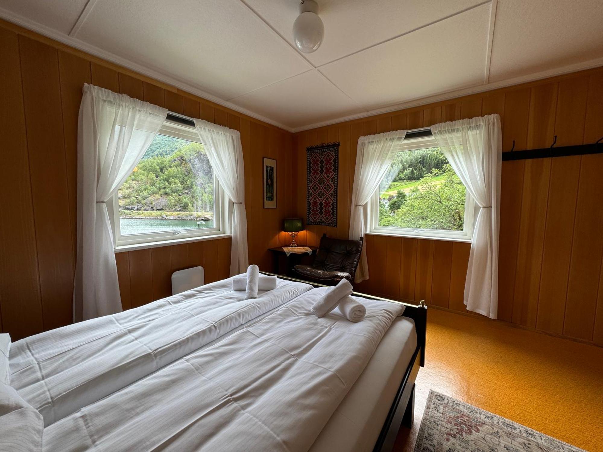 Svingen Guesthouse - Panoramic Fjord Views In Flam Luaran gambar