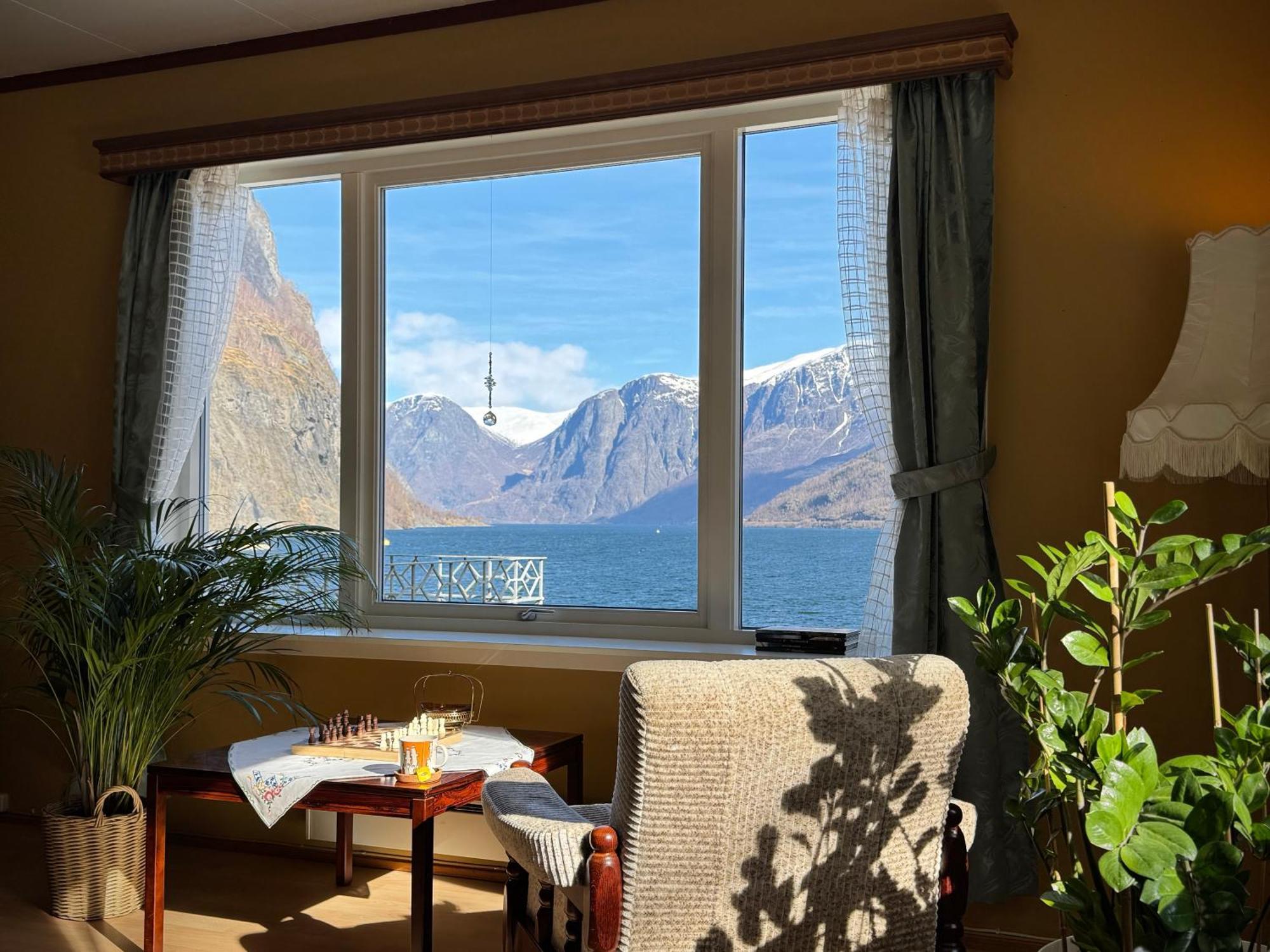 Svingen Guesthouse - Panoramic Fjord Views In Flam Luaran gambar